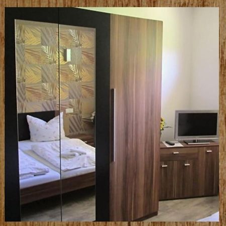 Hotel Zum Eichsfelder Fleischer Heyerode Екстер'єр фото
